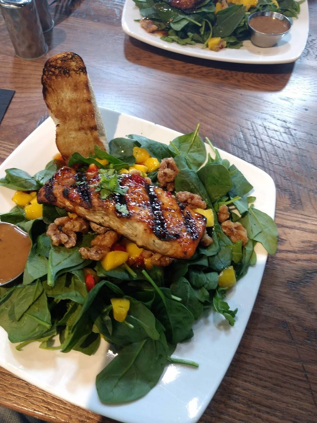 Basils On Market | restaurant | 5650 Tylersville Rd, Mason, OH 45040, USA | 5134454637 OR +1 513-445-4637