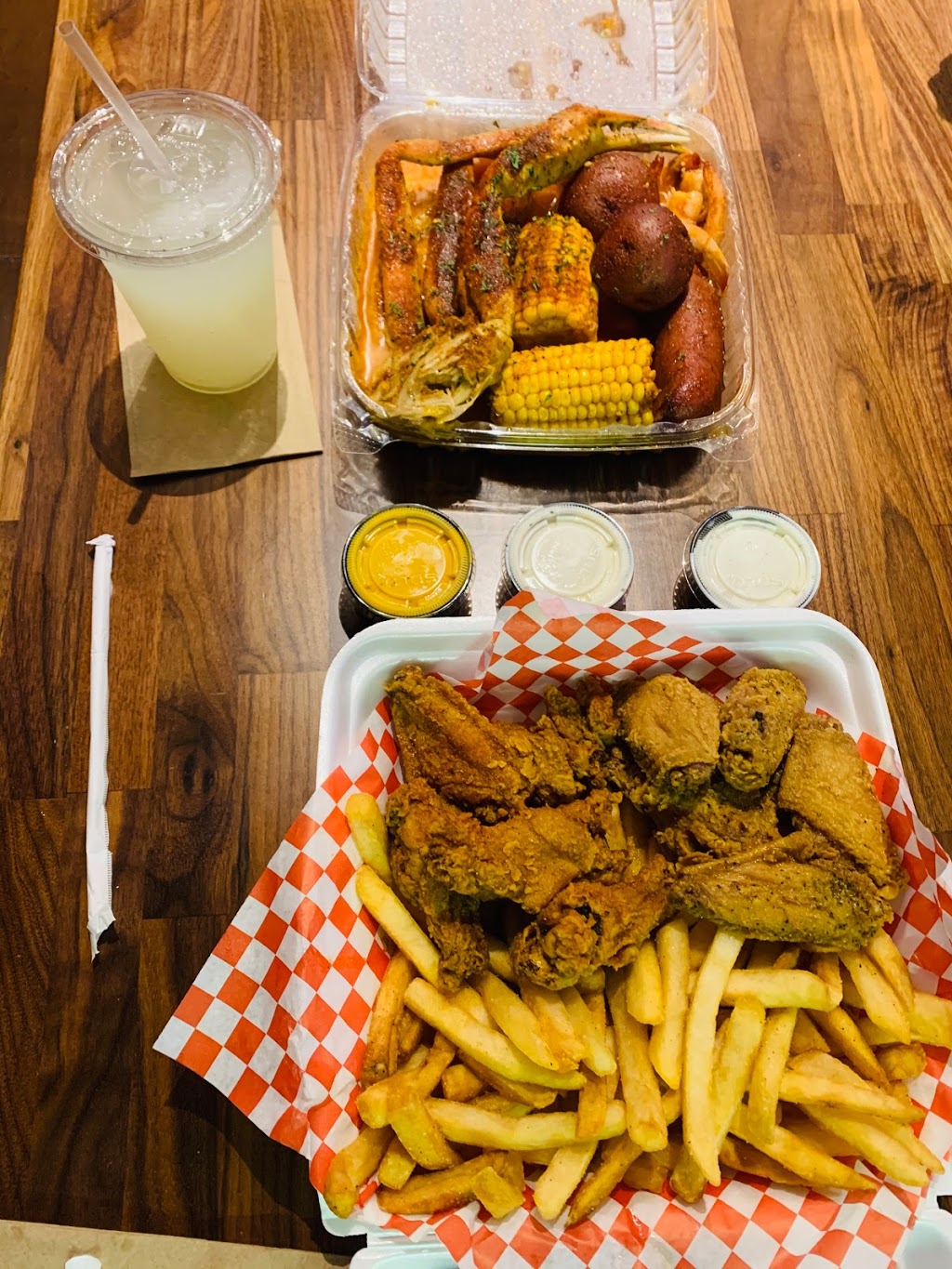 SA Seafood | restaurant | 5222 De Zavala Rd #330, San Antonio, TX 78249, USA | 2102367777 OR +1 210-236-7777