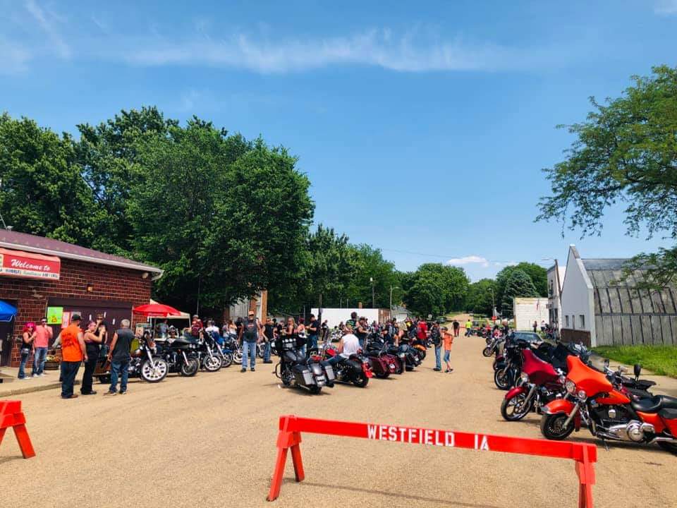 Hummers Roadhouse Bar & Grill | restaurant | 201 Union St, Westfield, IA 51062, USA | 7125682337 OR +1 712-568-2337