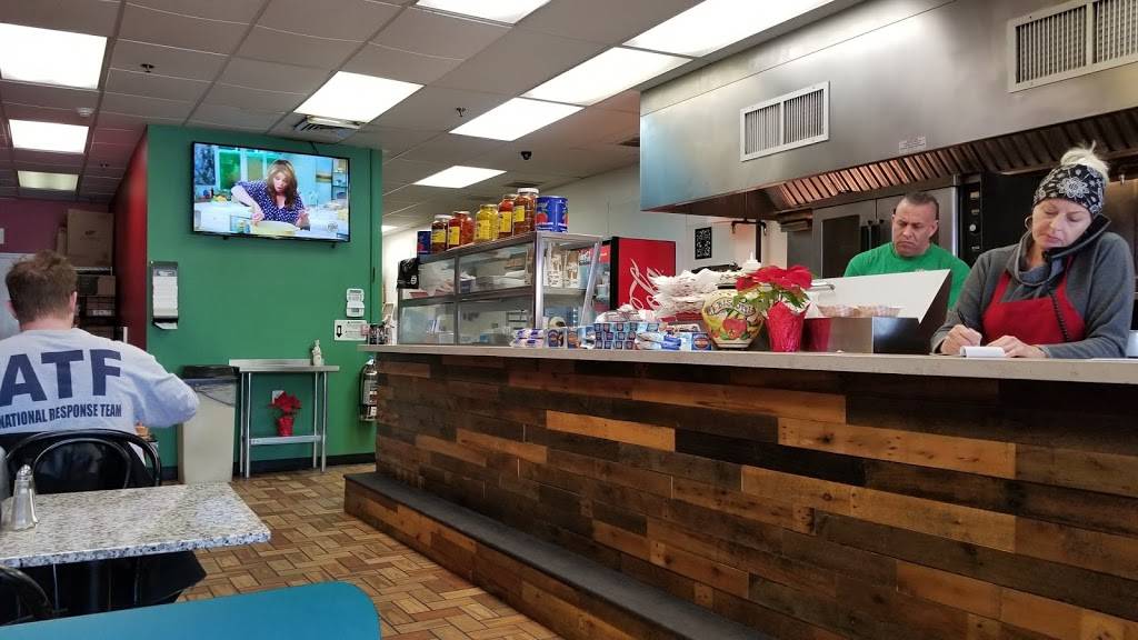 DiNics Pork & Beef | restaurant | 411 Doylestown Rd, Montgomeryville, PA 18936, USA | 2676497758 OR +1 267-649-7758