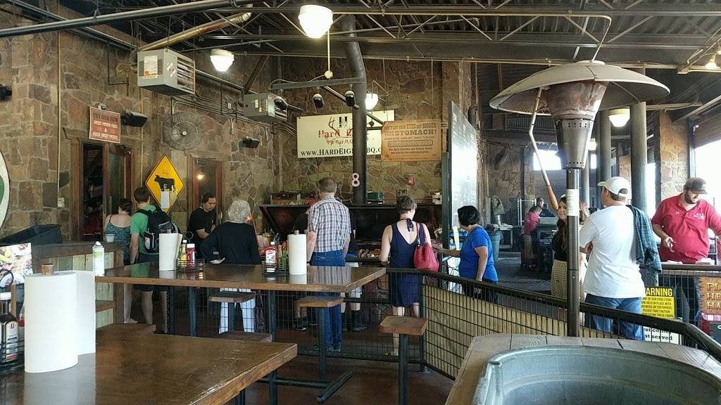 Hard Eight BBQ | restaurant | 205 S Oak St, Roanoke, TX 76262, USA | 8178378888 OR +1 817-837-8888