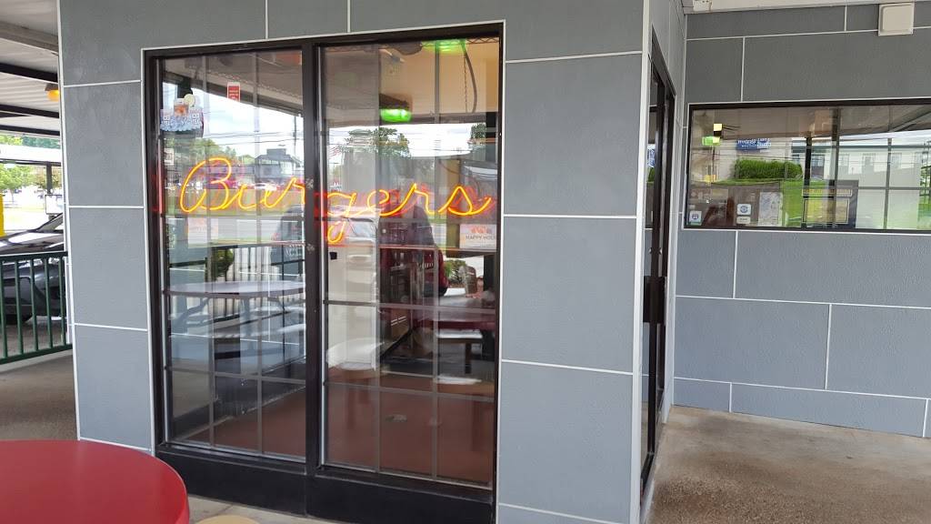 Sonic Drive-In | restaurant | 3462 E, US-60, Barboursville, WV 25504, USA | 3047331956 OR +1 304-733-1956