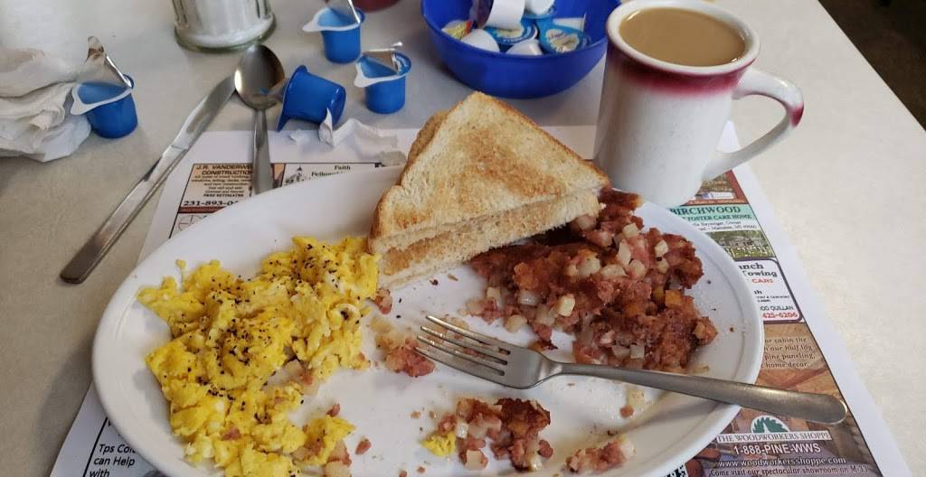 Blue Waters Cafe | restaurant | 200 Arthur St, Manistee, MI 49660, USA | 2317234501 OR +1 231-723-4501