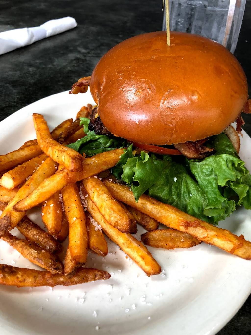 HQ Prime Beer Garden | restaurant | 9810 N Central Expy suite 600, Dallas, TX 75231, USA | 2143687427 OR +1 214-368-7427