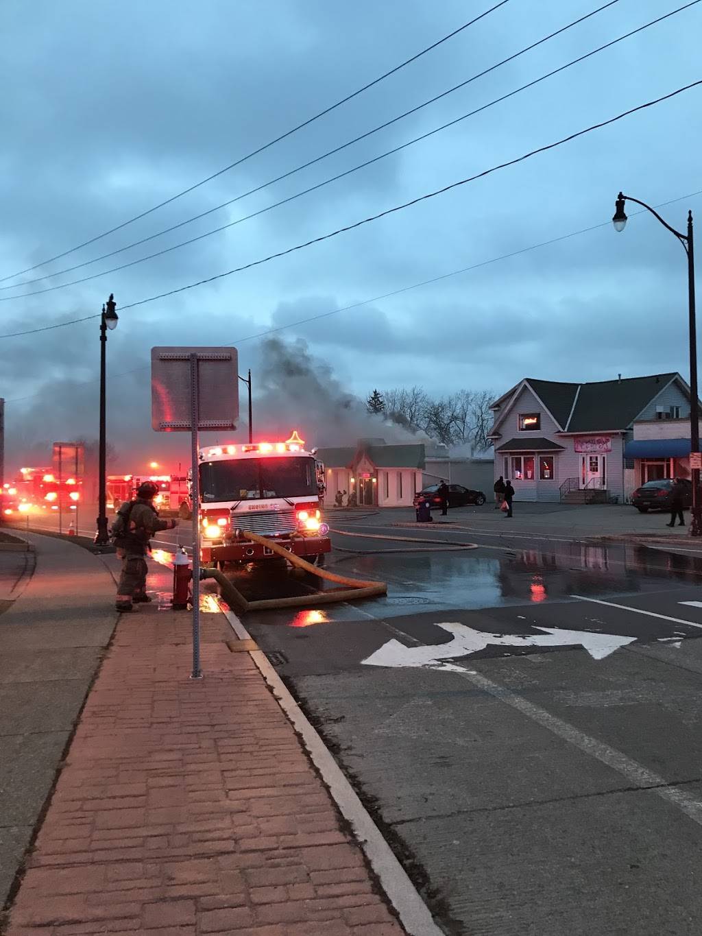 May Jen Chinese Restaurant | restaurant | 47 Kenmore Ave, Amherst, NY 14226, USA | 7168325162 OR +1 716-832-5162