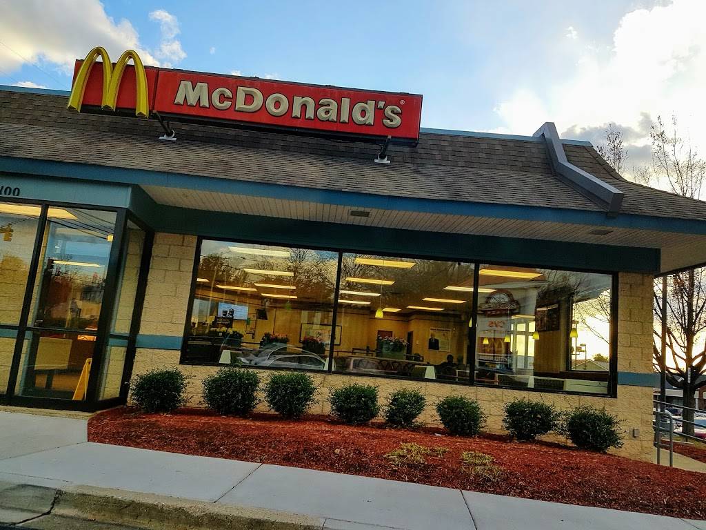 McDonalds | cafe | 9100 Rothbury Dr, Gaithersburg, MD 20886, USA | 3012080257 OR +1 301-208-0257