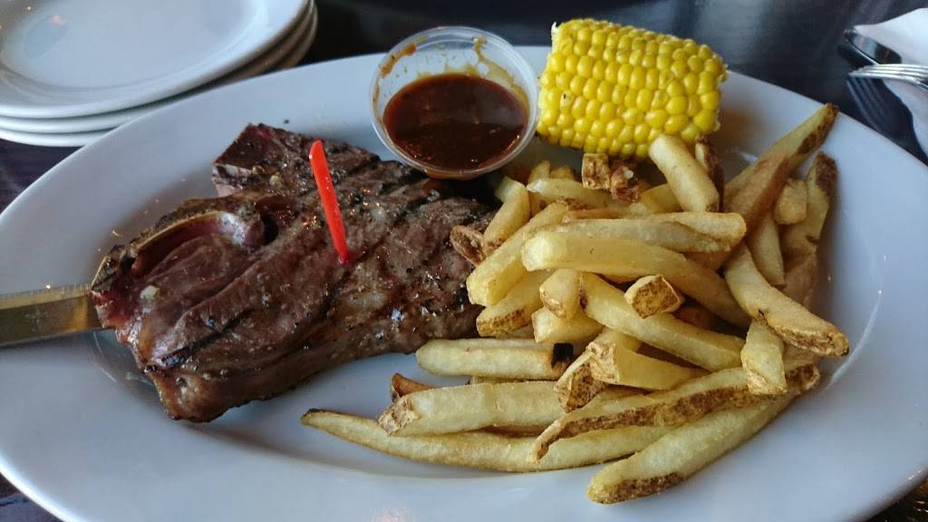 Chucks Roadhouse Bar & Grill | restaurant | 9 Jim Kimmett Blvd, Napanee, ON K7R 0B3, Canada | 6133546200 OR +1 613-354-6200