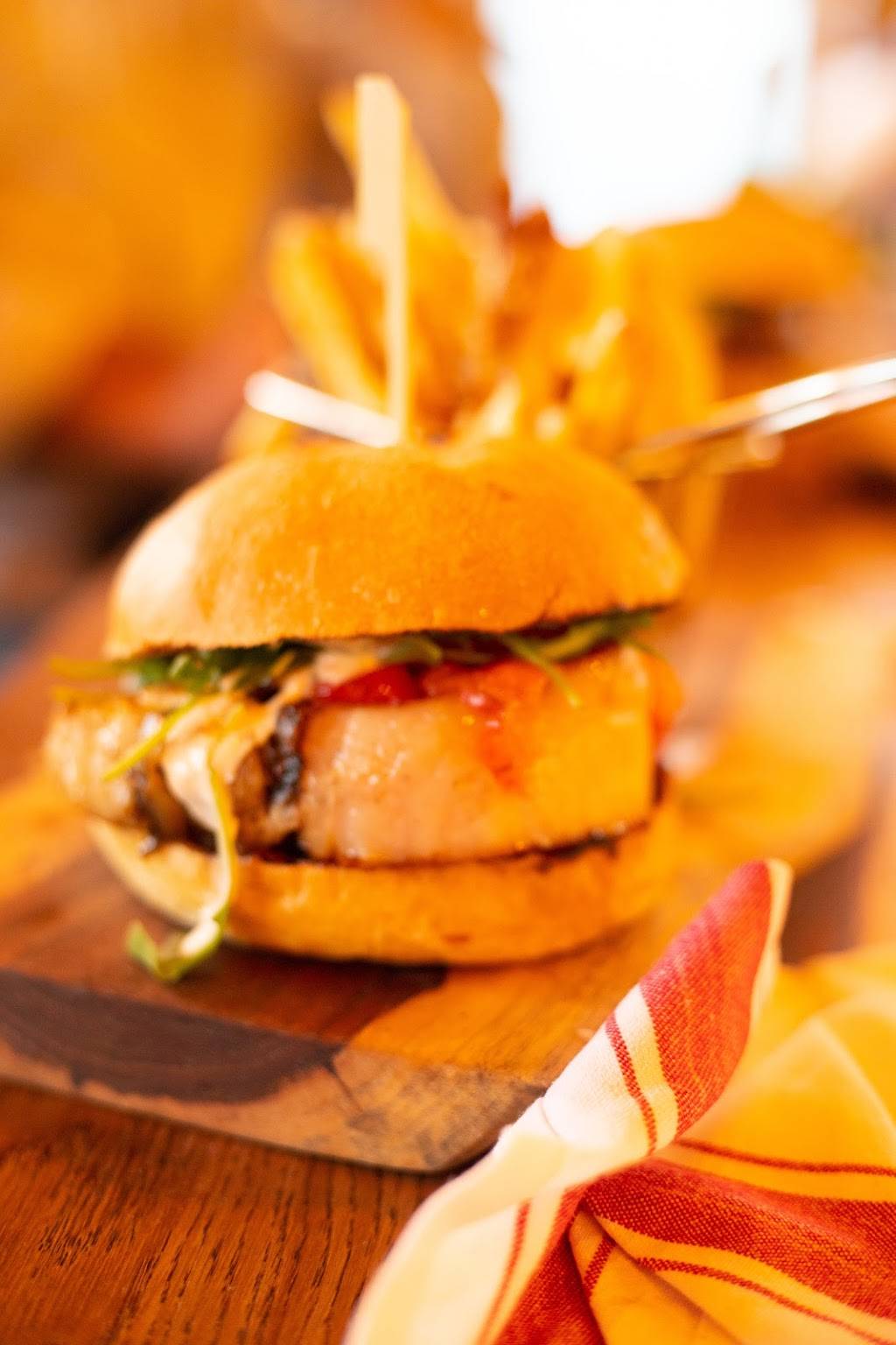 Porcello Cantina | restaurant | 125 Hawkview Blvd, Woodbridge, ON L4H 2E2, Canada | 9055530151 OR +1 905-553-0151