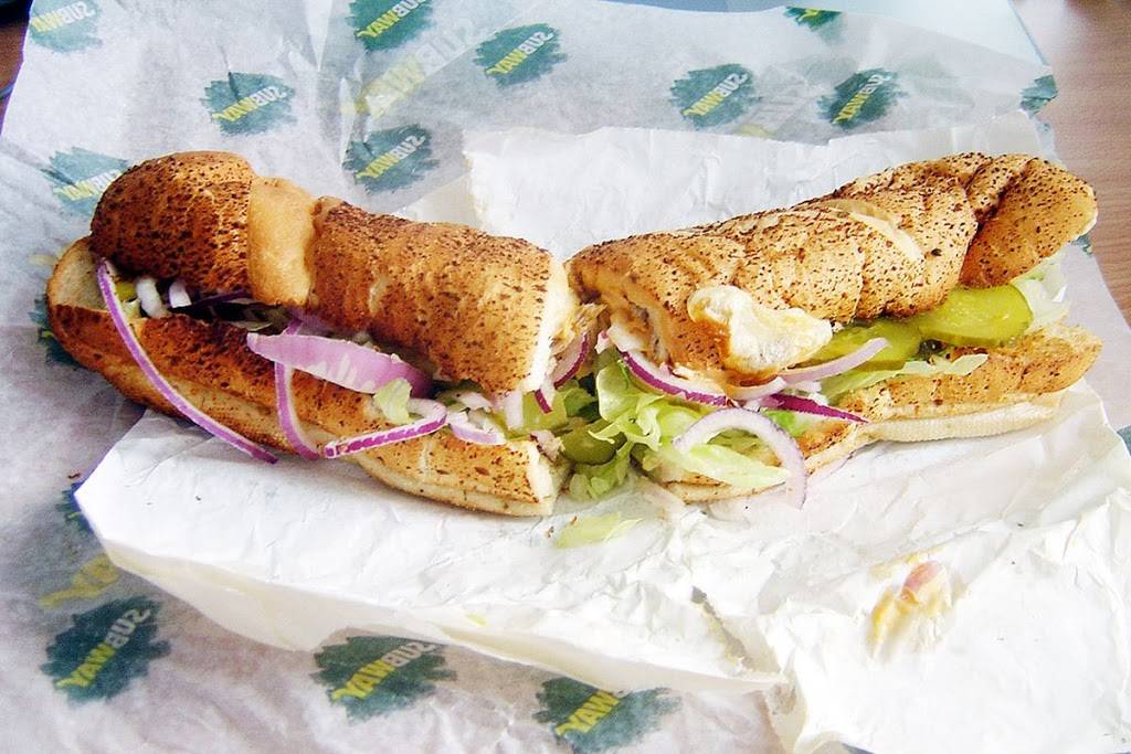 Subway | meal takeaway | 1667 E Colorado Blvd, Pasadena, CA 91106, USA | 6267937516 OR +1 626-793-7516