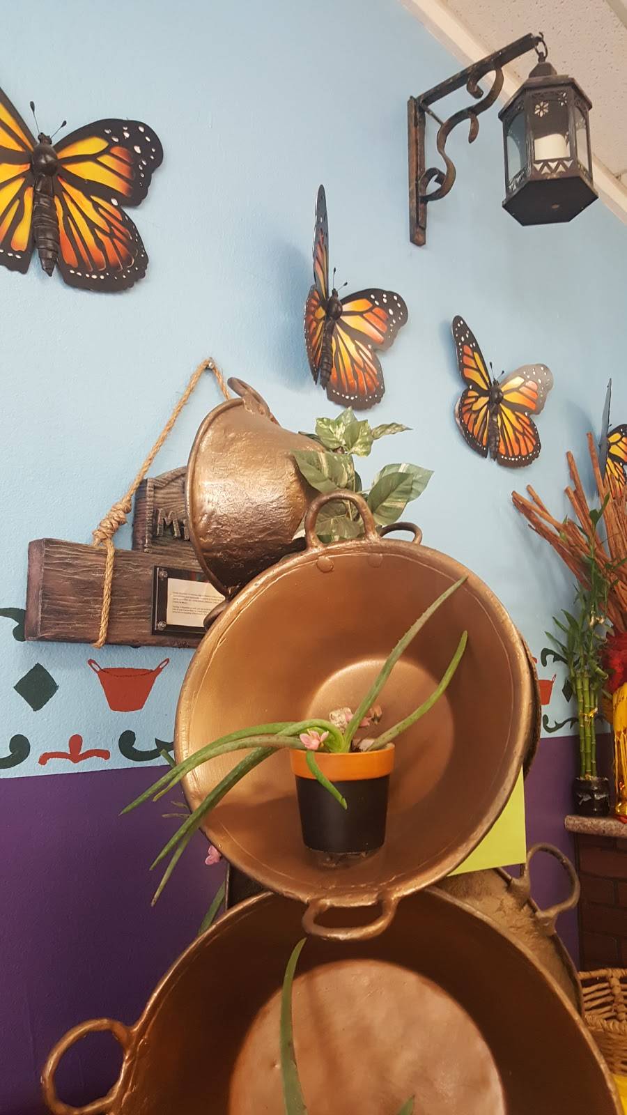 Tacos Carnitas Lindo Michoacan | restaurant | 26498 Base Line St, Highland, CA 92346, USA | 9098632991 OR +1 909-863-2991