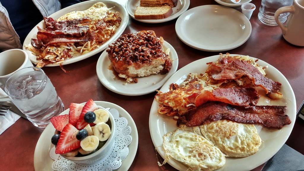 Ravenna Varsity Restaurant | restaurant | 2300 NE 65th St Ste 101, Seattle, WA 98115, USA | 2065252701 OR +1 206-525-2701