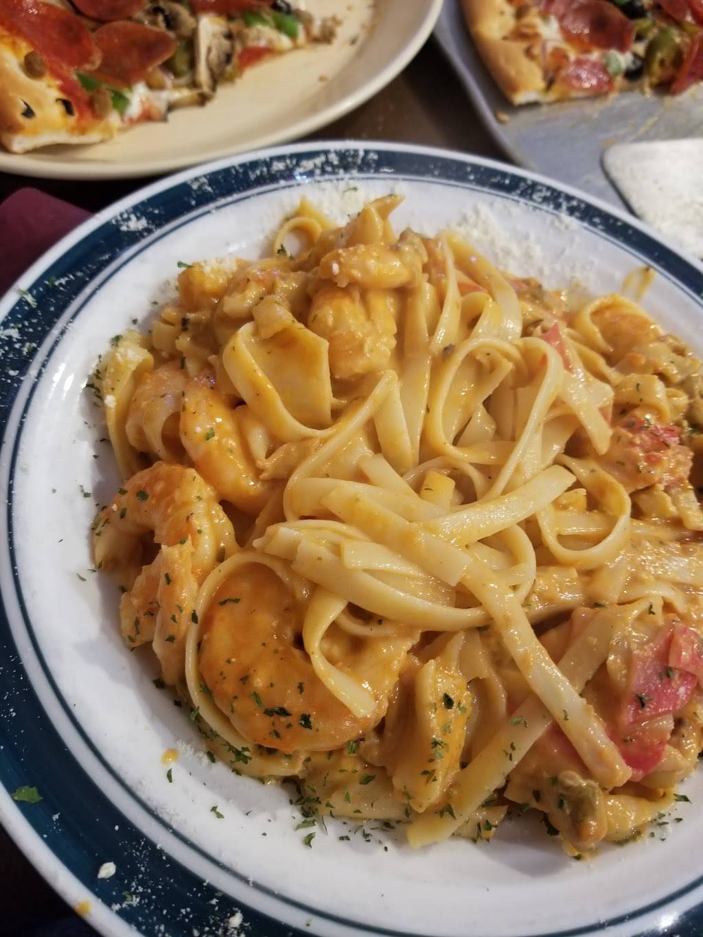 Luigis Pasta & Pizza | restaurant | 1636 W Mockingbird Ln, Dallas, TX 75235, USA | 2146349054 OR +1 214-634-9054