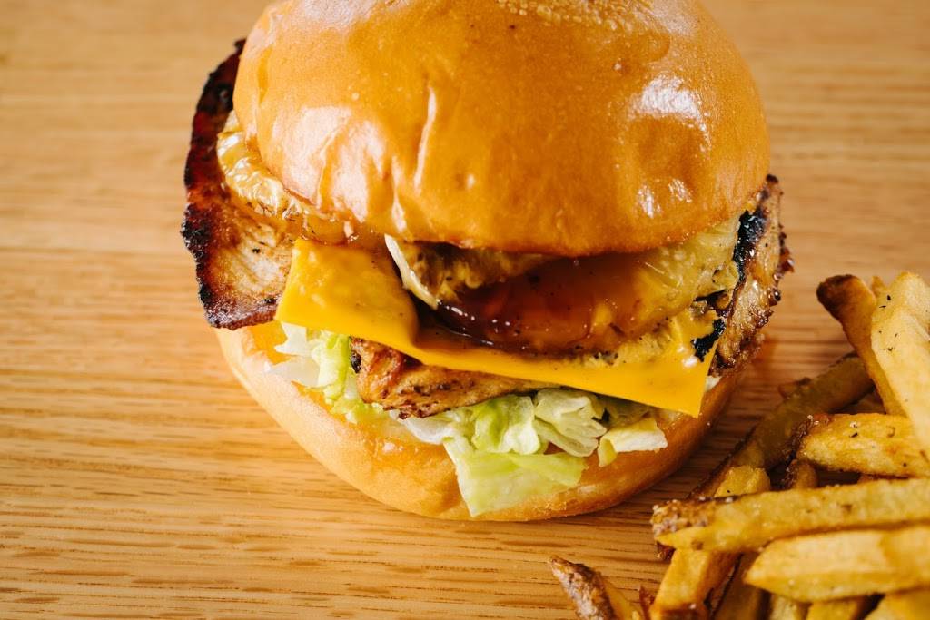 Chapps Burgers (Carrier Pkwy & I-20) | restaurant | 4146 S Carrier Pkwy, Grand Prairie, TX 75052, USA | 9722636969 OR +1 972-263-6969