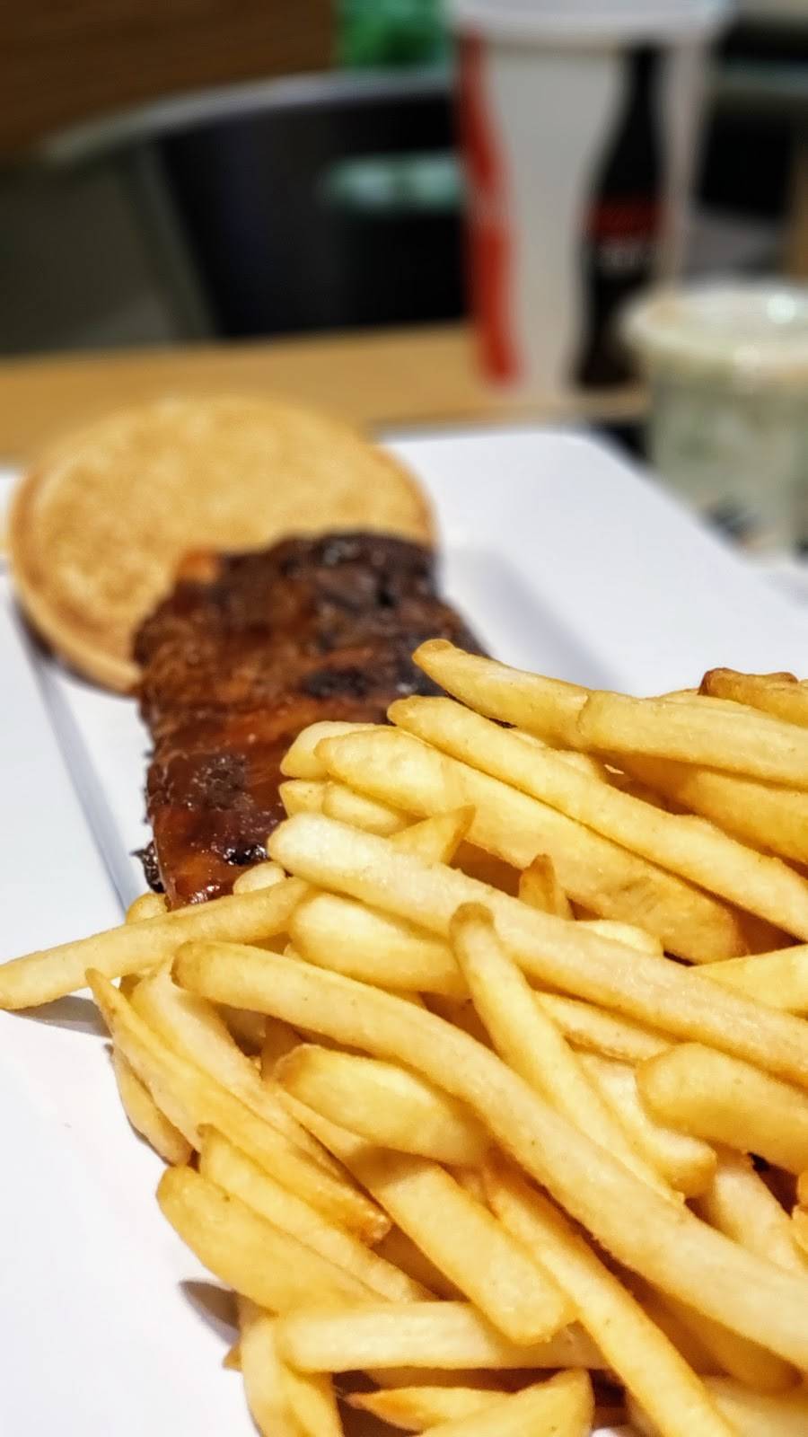 St-Hubert Express | restaurant | 3200 Boulevard Fréchette, Chambly, QC J3L 6Z6, Canada | 5143855555 OR +1 514-385-5555