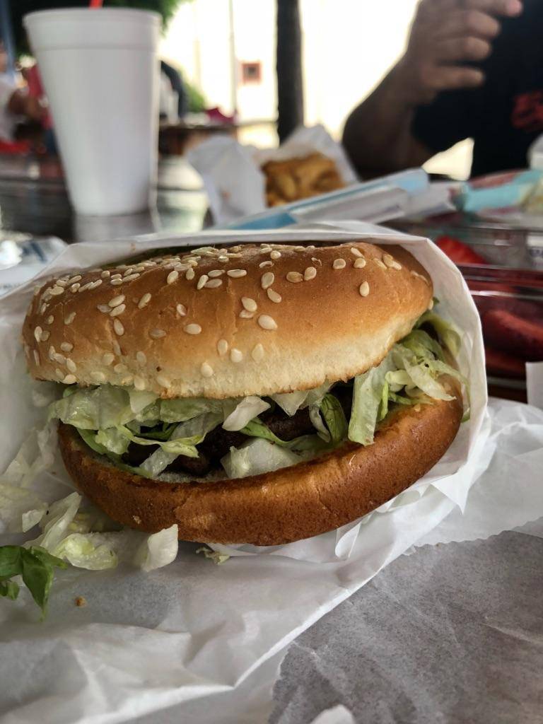 H & W Drive-In | restaurant | 121 W 16th St, Merced, CA 95340, USA | 2097228595 OR +1 209-722-8595