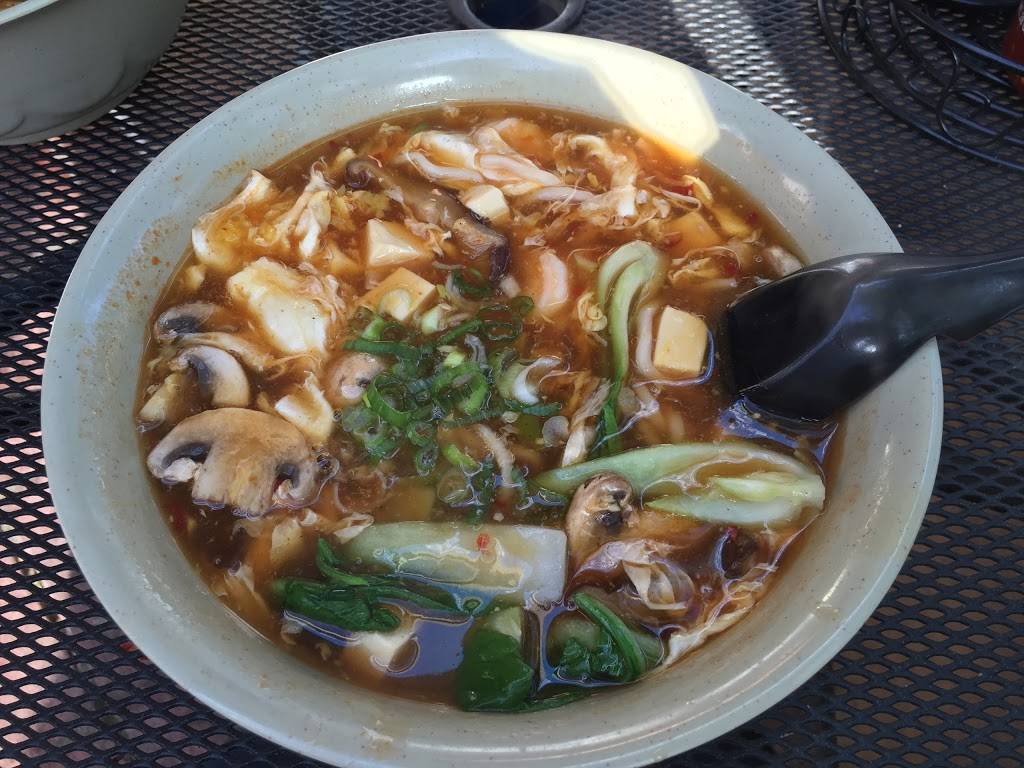 Bettys Noodle House | restaurant | 920 Pacific Ave, Santa Cruz, CA 95060, USA | 8314262328 OR +1 831-426-2328