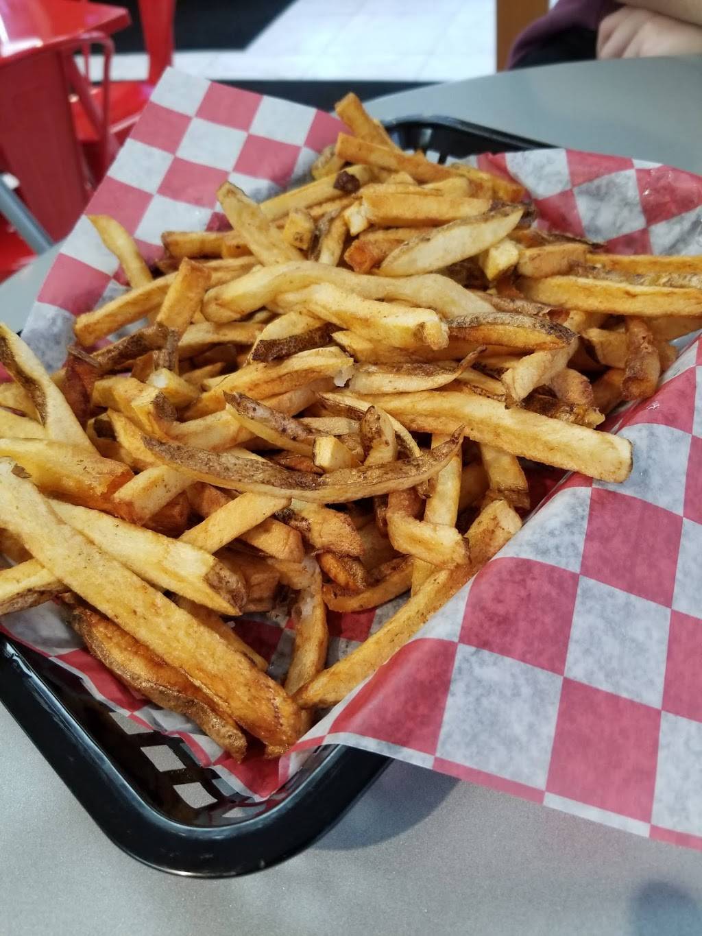 Dukes Dogs | restaurant | 237 W 4th Ave Suite 4, Mt Dora, FL 32757, USA | 3527296549 OR +1 352-729-6549