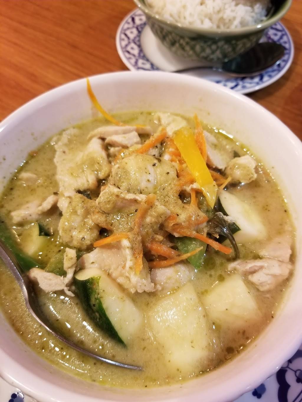 Kumruenthai Restaurant | restaurant | 1500 Oliver Rd Suite L, Fairfield, CA 94534, USA | 7077593458 OR +1 707-759-3458