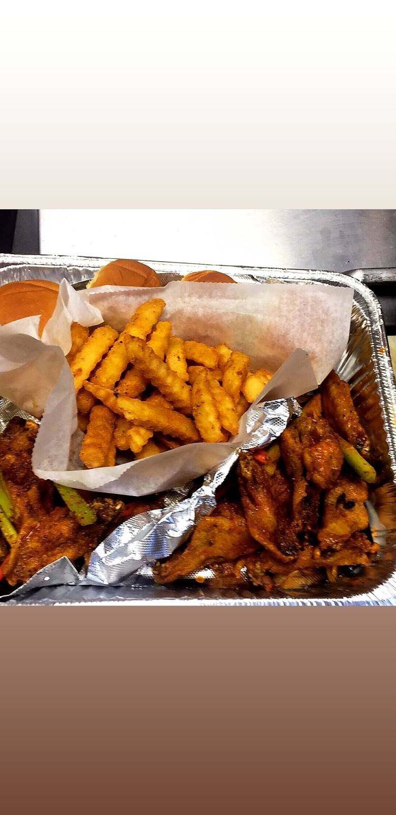 Bones Wings | restaurant | 5727 Raleigh Lagrange Rd, Memphis, TN 38134, USA | 9018336255 OR +1 901-833-6255