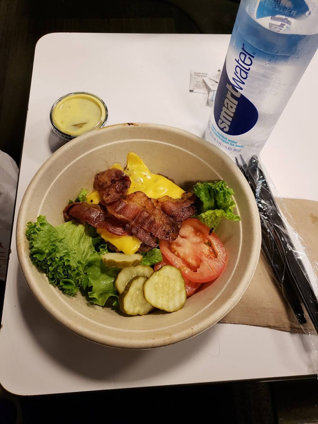 Smashburger | restaurant | 2800 N Terminal Road Space, Tbf-2, Houston, TX 77032, USA | 3036331500 OR +1 303-633-1500