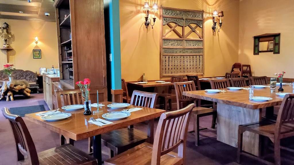 Thai Ginger | restaurant | 4512 Klahanie Dr SE, Sammamish, WA 98029, USA | 4253698233 OR +1 425-369-8233