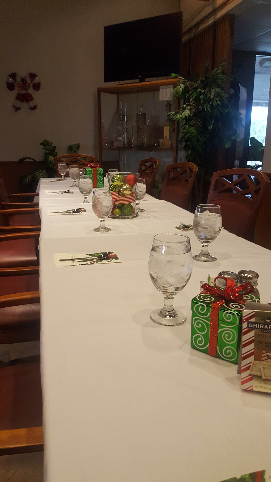 The Oaks Restaurant and Lounge | restaurant | 799-1313 Duncan Rd, Pensacola, FL 32508, USA | 8504523859 OR +1 850-452-3859