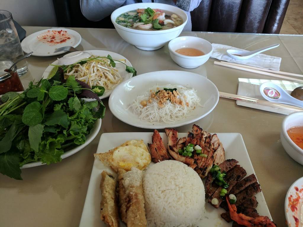 Golden Pho & Grill | restaurant | 1036 S Federal Blvd #4102, Denver, CO 80219, USA | 3039750919 OR +1 303-975-0919