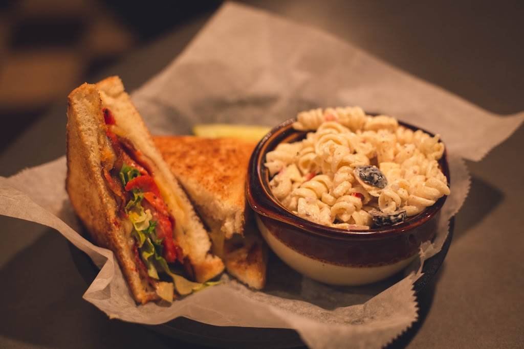 Caston & Main Brew Yard | restaurant | 5010 S Main St, Akron, OH 44319, USA | 3308822275 OR +1 330-882-2275