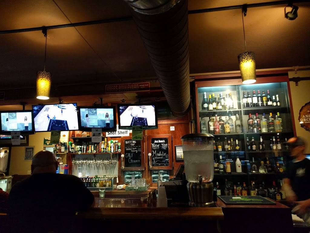 Masses Sports Bar & Grill | restaurant | 2721 N Main St, Walnut Creek, CA 94597, USA | 9252567665 OR +1 925-256-7665