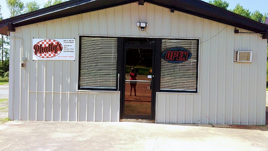 Phattys | restaurant | 14399 FM 3129, Queen City, TX 75572, USA | 4303339667 OR +1 430-333-9667