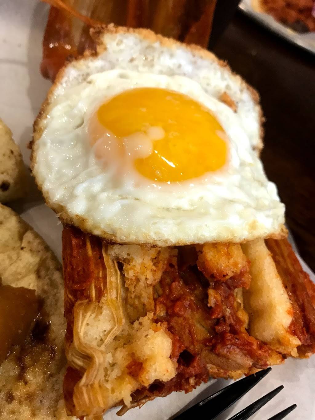 Guisados | restaurant | 312 N San Fernando Blvd, Burbank, CA 91502, USA | 8182389806 OR +1 818-238-9806