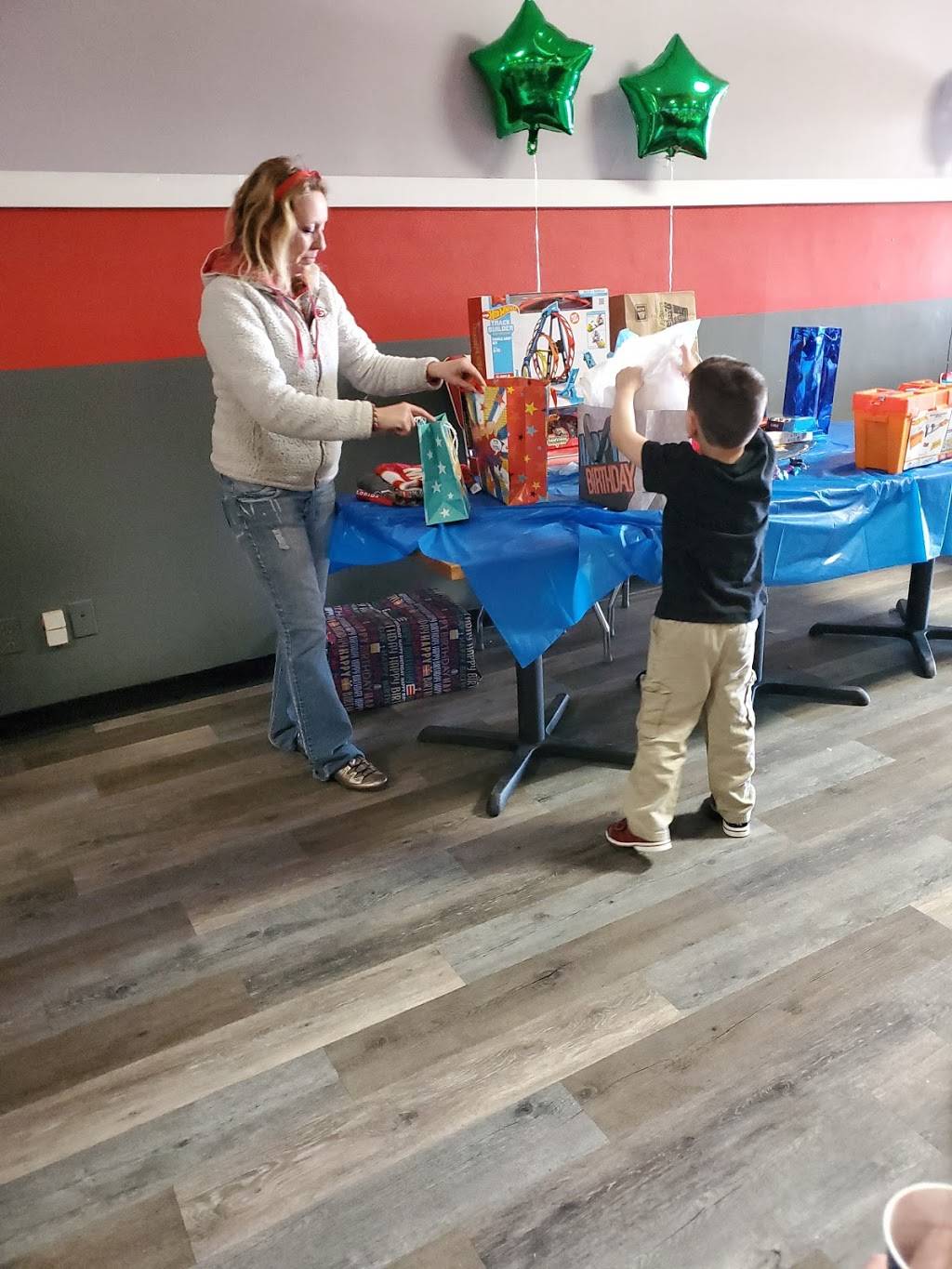 Finnigans Hall | restaurant | 503 E 18th Ave, North Kansas City, MO 64116, USA | 8162818844 OR +1 816-281-8844