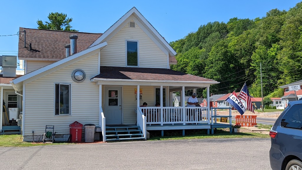 Muldoons Pasties & Gifts | restaurant | 1246 M-28, Munising, MI 49862, USA | 9063875880 OR +1 906-387-5880