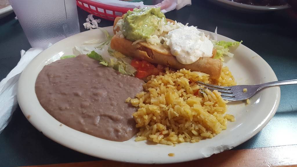 Panchos Mexican Restaurant | restaurant | 1005 Enrique M. Barrera Pkwy, San Antonio, TX 78237, USA | 2104332800 OR +1 210-433-2800