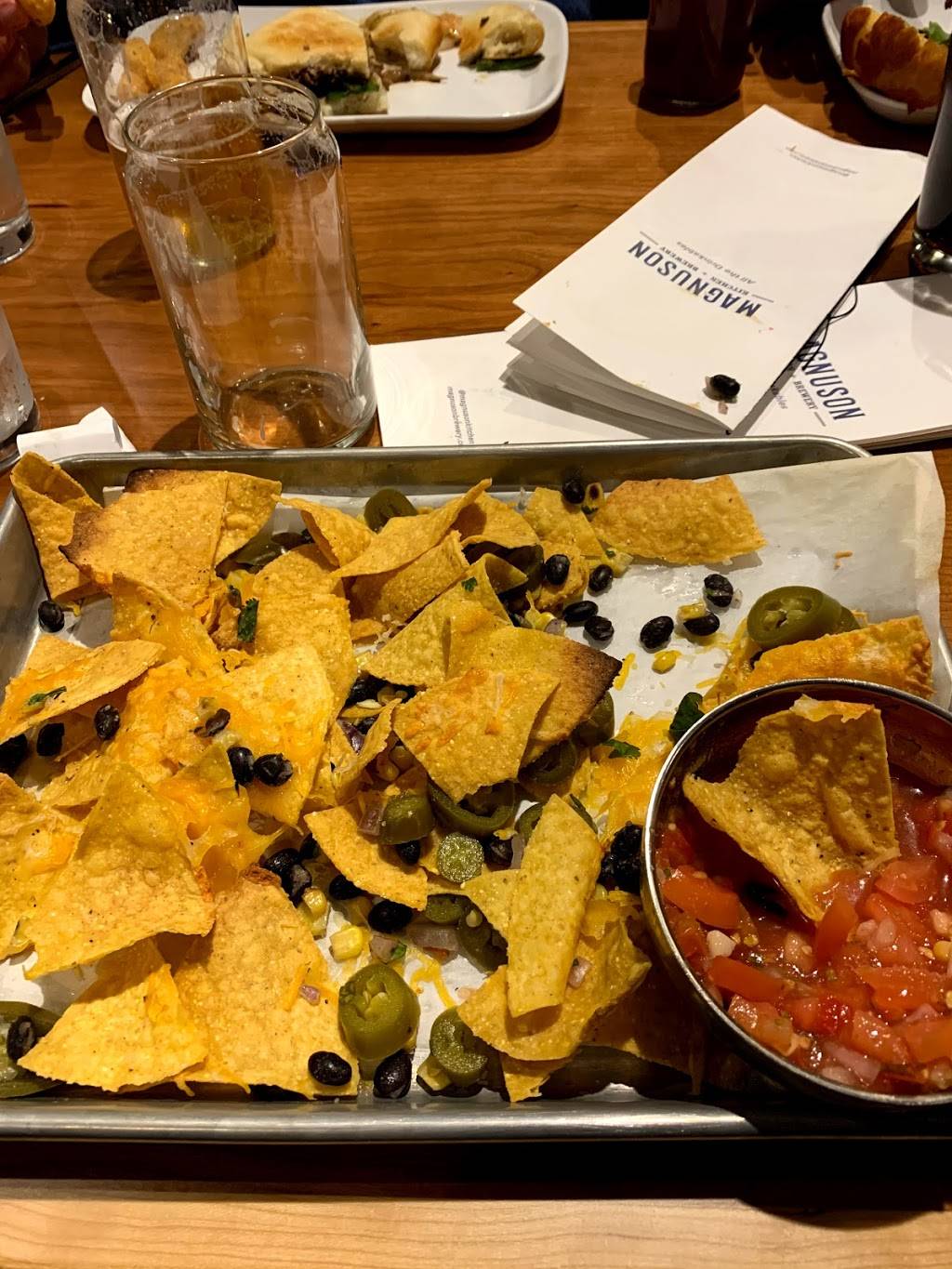 Magnuson Kitchen + Brewery | restaurant | 5108 Grand Loop, Tacoma, WA 98407, USA | 2532675010 OR +1 253-267-5010