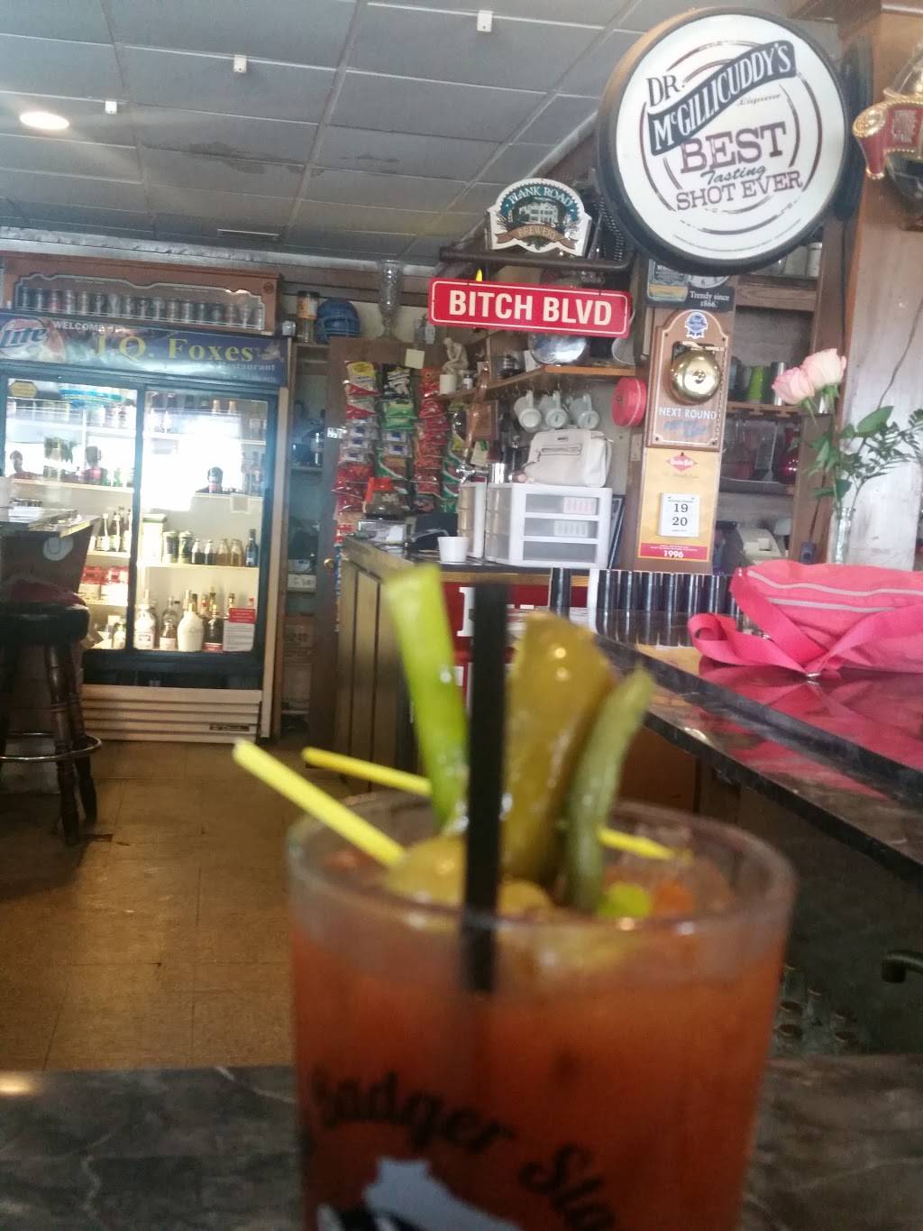 J Q Foxes | restaurant | 2835 Wisconsin St, Sturtevant, WI 53177, USA | 2628849424 OR +1 262-884-9424