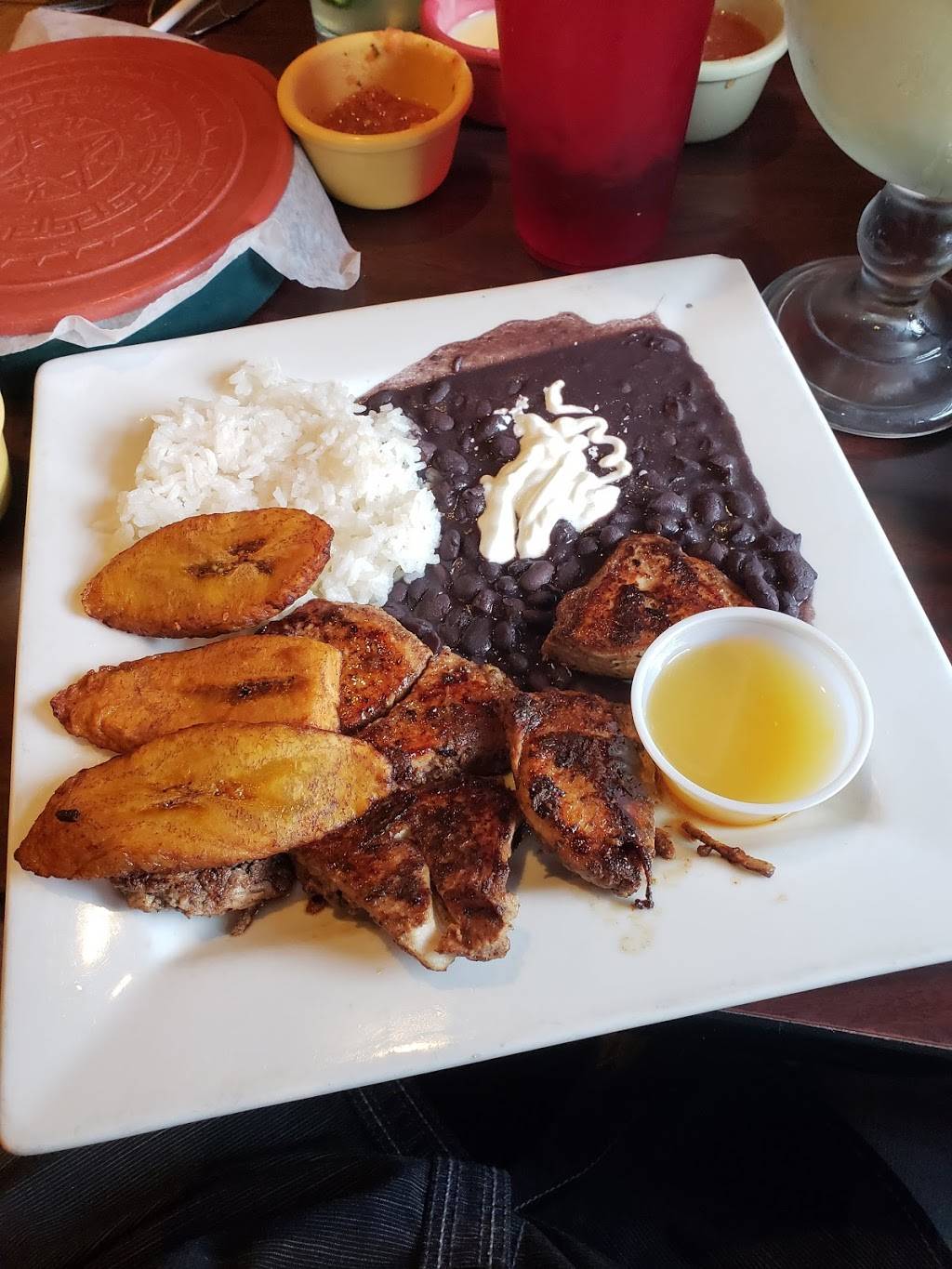 Zarates Latin Mexican Grill | restaurant | 706 S Broadway, Edmond, OK 73034, USA | 4053306400 OR +1 405-330-6400