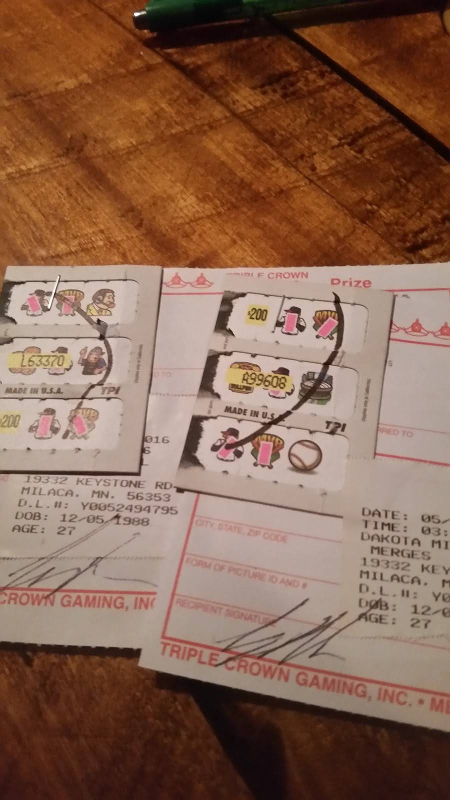 Buckshots Bar & Grill | restaurant | 505 Hubbard Ave, Butterfield, MN 56120, USA | 5079562409 OR +1 507-956-2409