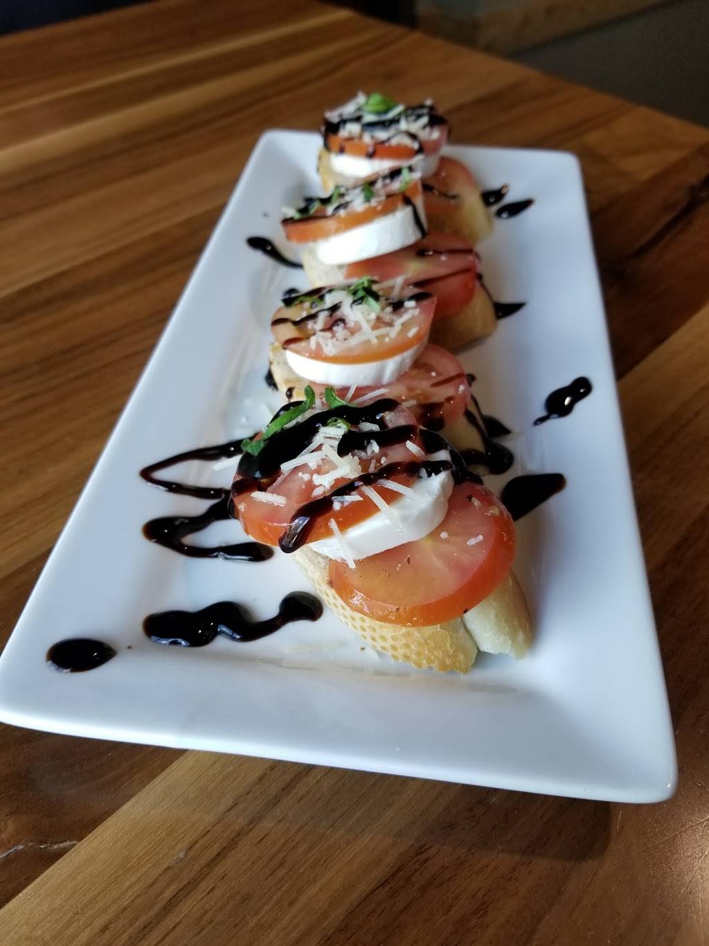 Hy-Vee Market Grille | restaurant | 1843 Johnson Ave NW, Cedar Rapids, IA 52405, USA | 3193651937 OR +1 319-365-1937