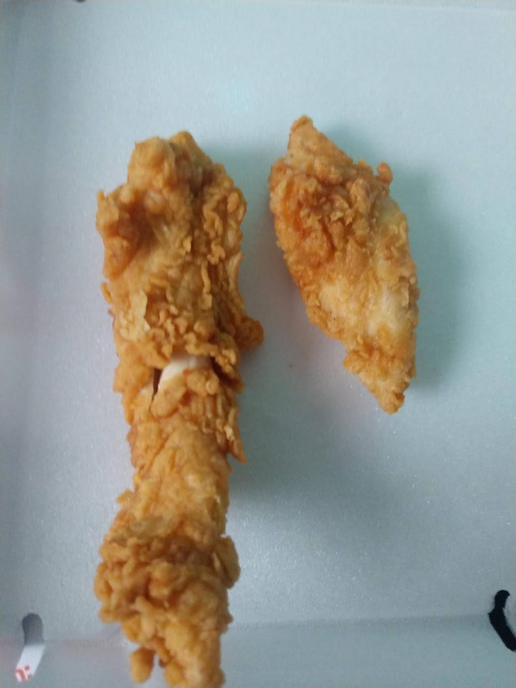 Raising Canes Chicken Fingers | meal takeaway | 10500 Sullivan Rd, Baton Rouge, LA 70818, USA | 2252616446 OR +1 225-261-6446