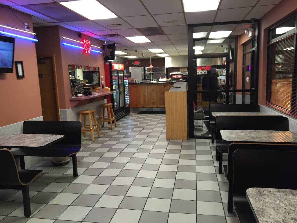 Leos T-Bird Pizza | restaurant | 366 Chandler St, Worcester, MA 01602, USA | 5088310411 OR +1 508-831-0411