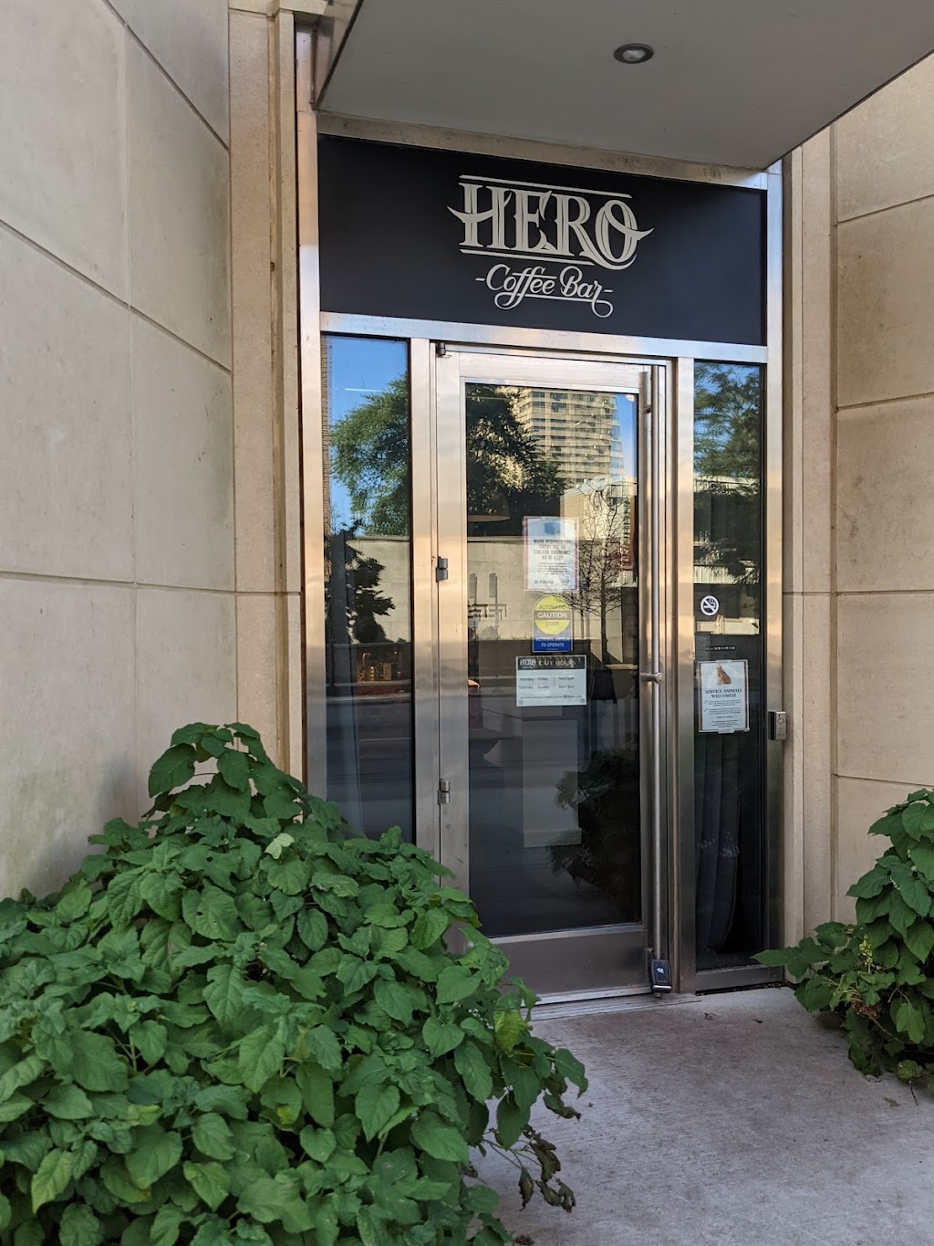 Hero Coffee and Bagel Bar | restaurant | 2950 N Sheridan Rd, Chicago, IL 60657, USA | 7736611254 OR +1 773-661-1254