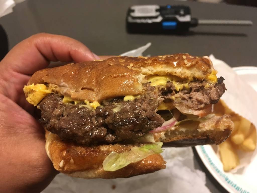 Oasis Burger & Shake | restaurant | 9345 La Riviera Dr, Sacramento, CA 95826, USA | 9163829699 OR +1 916-382-9699