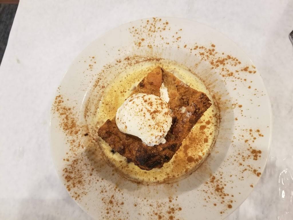 Dandinos Supper Club | restaurant | 1407 Elkhart Rd, Goshen, IN 46526, USA | 5745341239 OR +1 574-534-1239