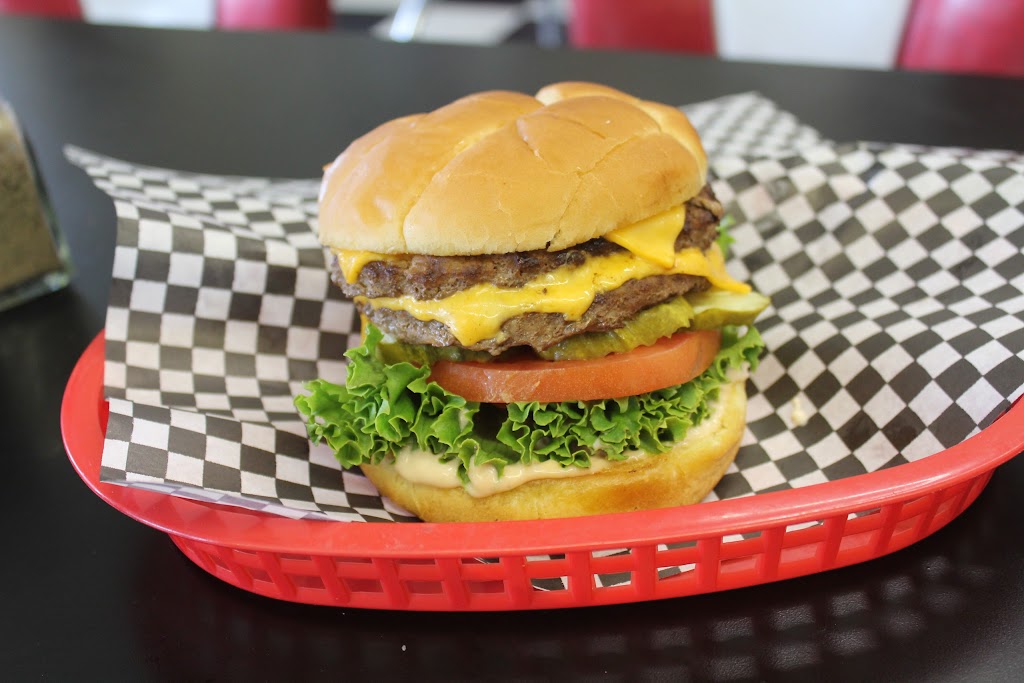 C C Diner & Ice Cream | restaurant | 1319 Northcrest Dr, Crescent City, CA 95531, USA | 7074655858 OR +1 707-465-5858