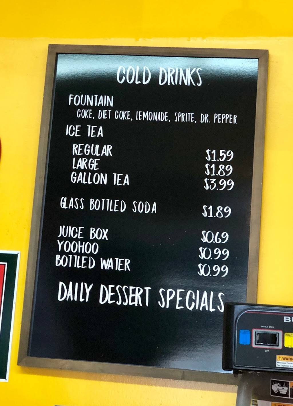 Franks For The Memories | restaurant | 470 Oak Grove Rd, Spartanburg, SC 29301, USA | 8645861330 OR +1 864-586-1330