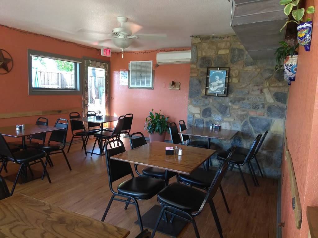 San Luis Tex Mex Restaurant | restaurant | 1017 N Center St, Bonham, TX 75418, USA | 9035832508 OR +1 903-583-2508