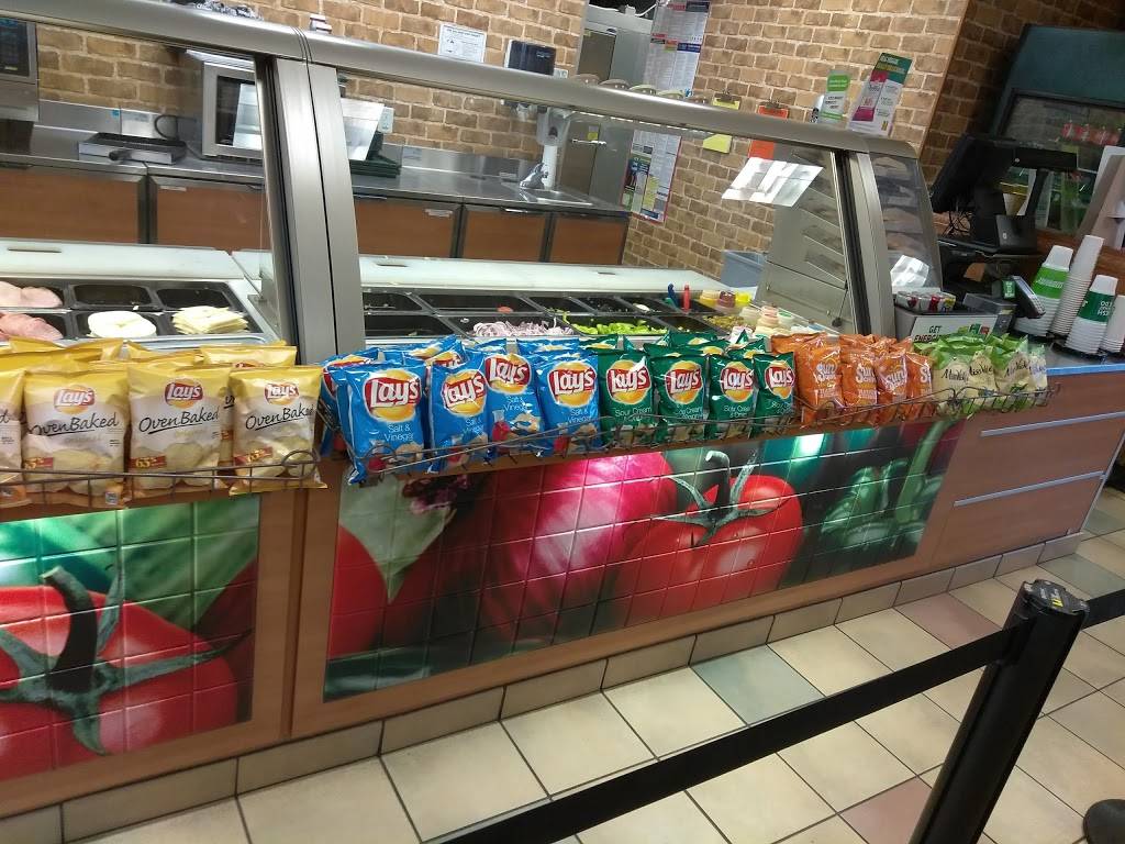 Subway | meal takeaway | 3103 NE 82nd Ave, Portland, OR 97220, USA | 5037197075 OR +1 503-719-7075