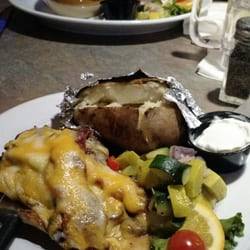 Dogwood Restaurant | restaurant | 10 Centre Ct, Palmyra, VA 22963, USA | 4345891155 OR +1 434-589-1155