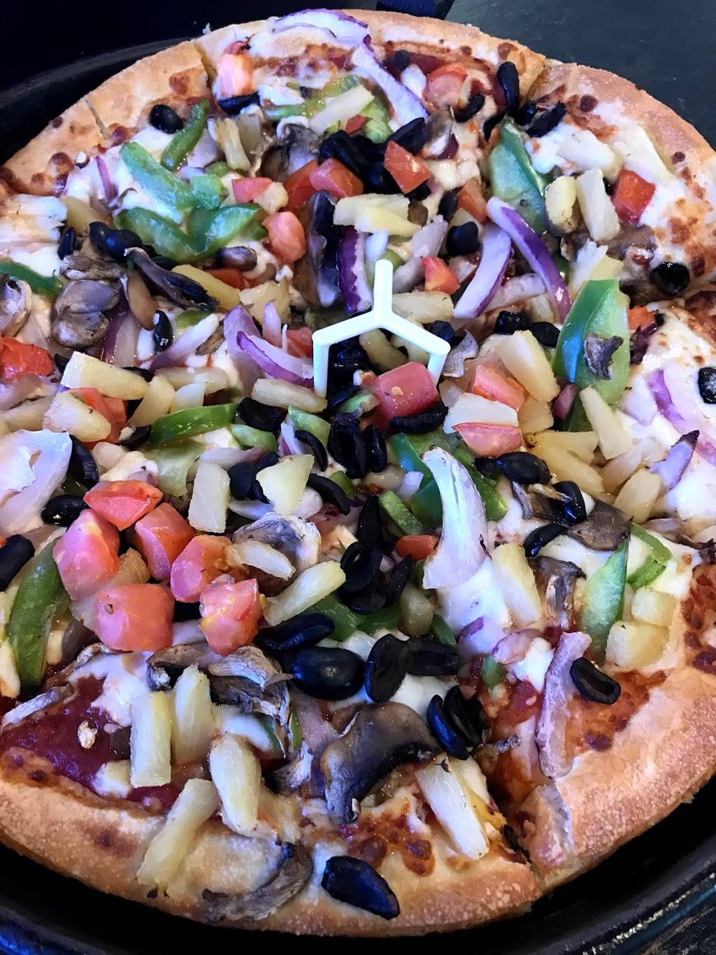 Pizza Hut | restaurant | 72526 Twentynine Palms Highway, Twentynine Palms, CA 92277, USA | 7603672806 OR +1 760-367-2806